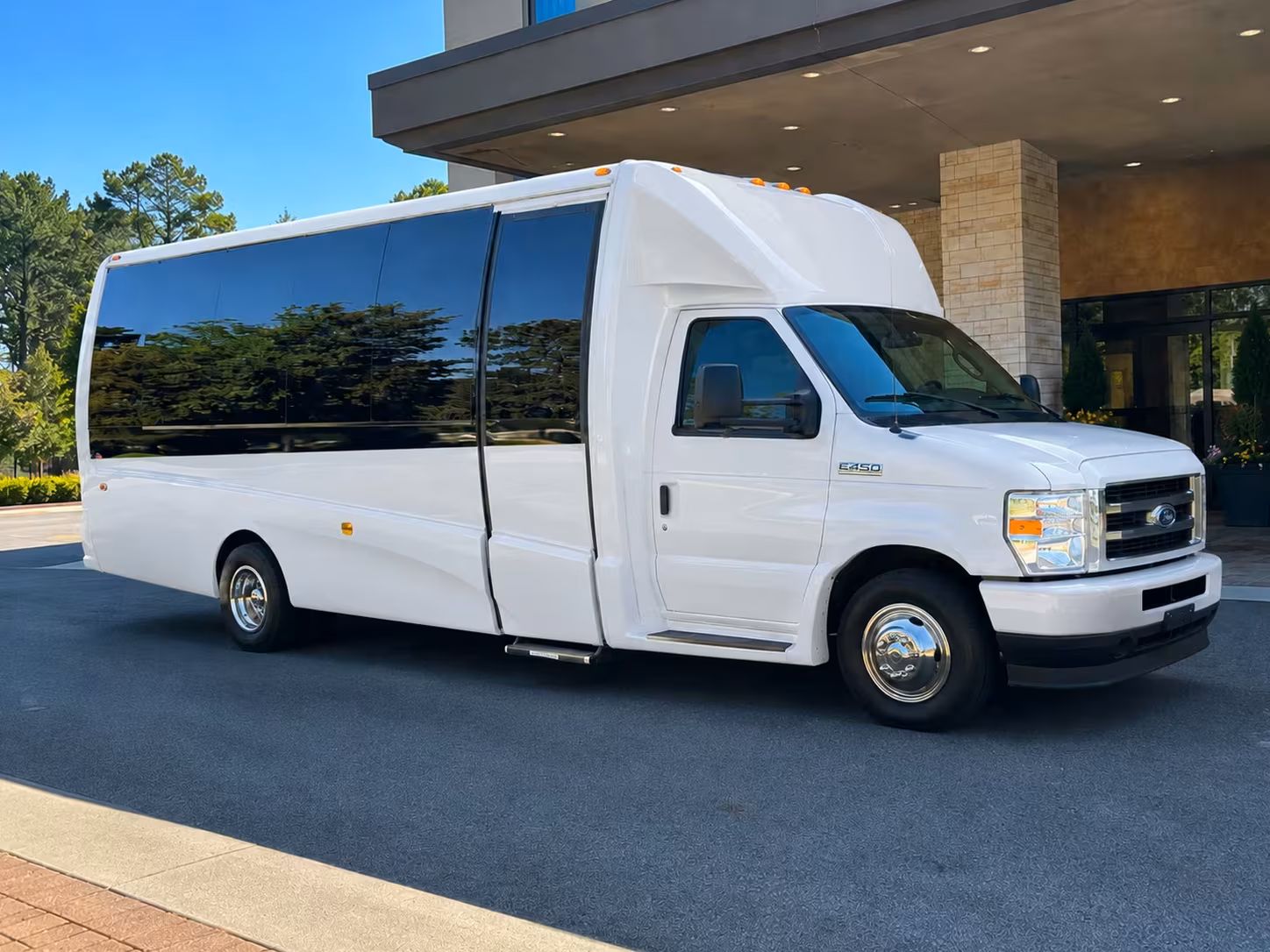 right size minibus rentals for your tulsa airport transfer